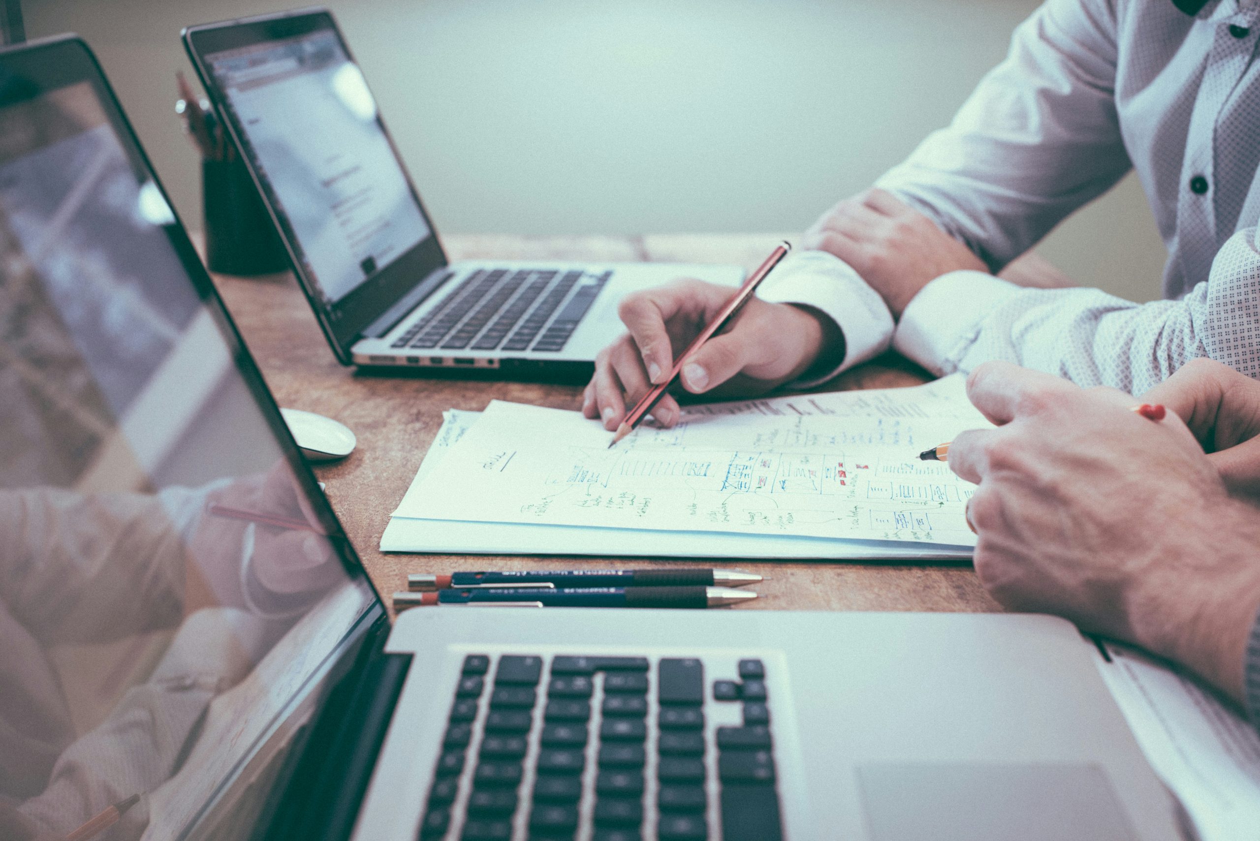 How Electricity Procurement Consultants Save Businesses Money